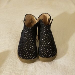 Cat & Jack's booties sz8